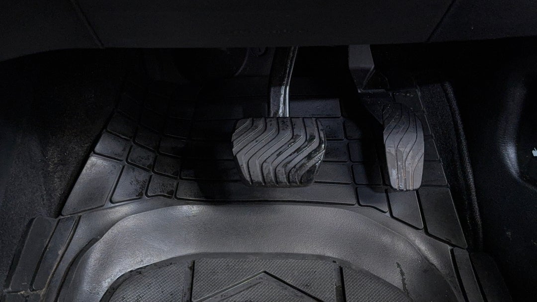 2023 Mitsubishi Outlander Ls Black Edition 7 Seat (2WD), Automatic, 24126 km, Pedals and Footmat