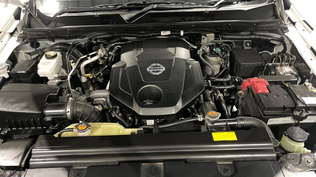 2022 Nissan Navara Sl (4x2), Manual, 37436 km, Open Bonnet (Engine)