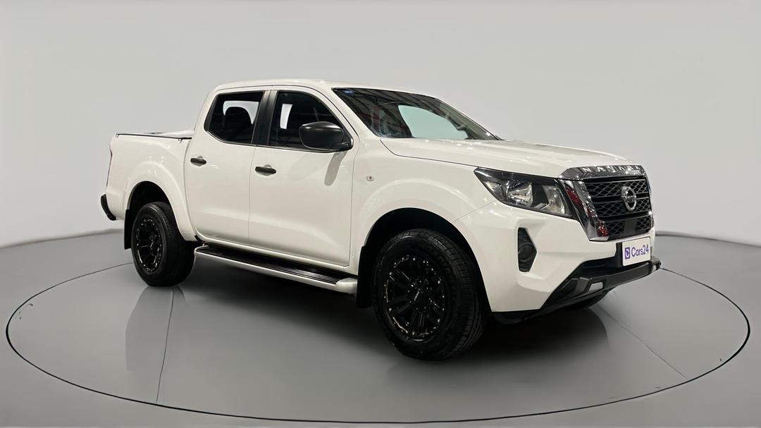 2022 Nissan Navara Sl (4x2), Manual, 37436 km, Right Front Diagonal (45- Degree) View
