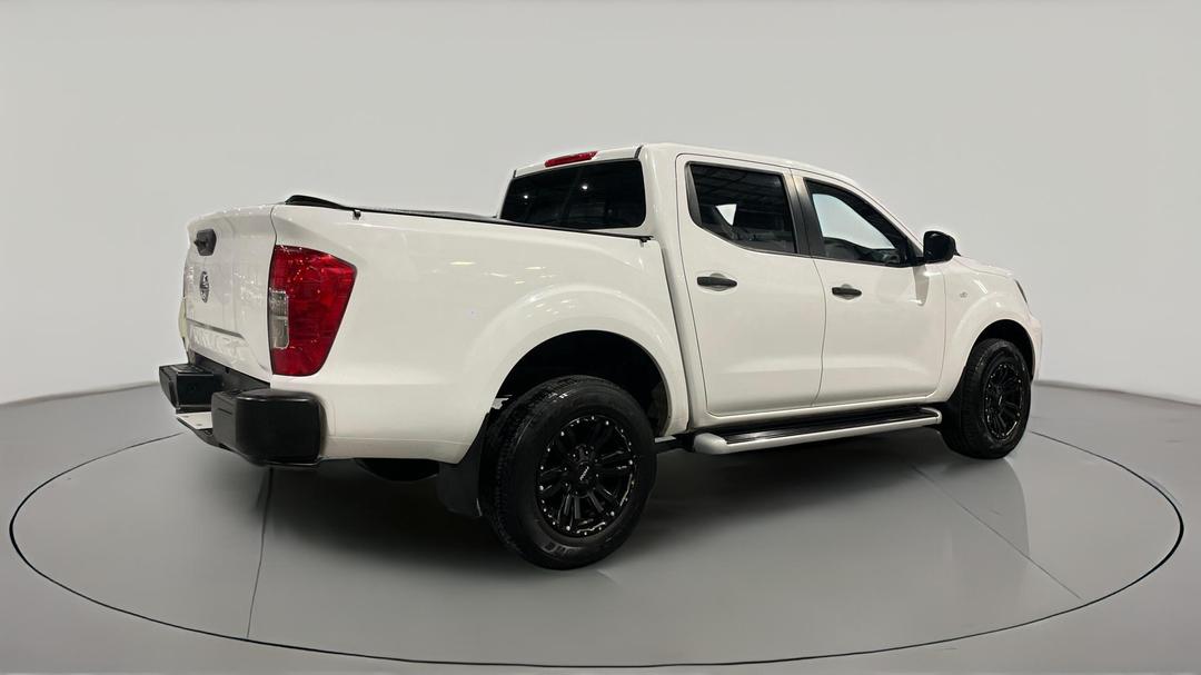 2022 Nissan Navara Sl (4x2), Manual, 37436 km, Right Back Diagonal (45- Degree) View