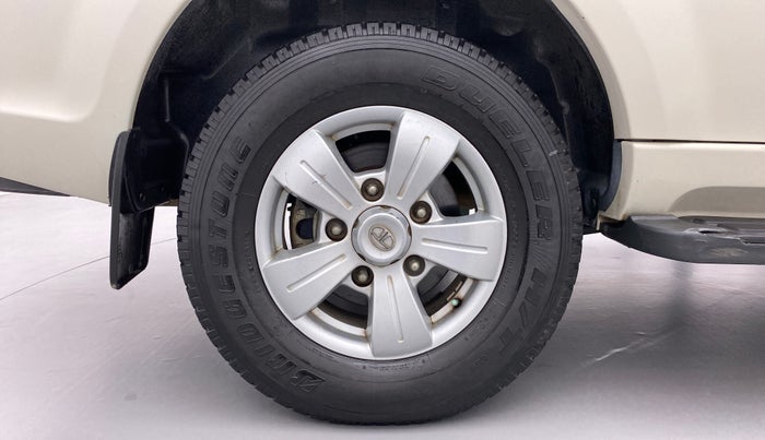 2017 Tata Safari Storme 2.2 VX 4X2, Diesel, Manual, 44,522 km, Right Rear Wheel