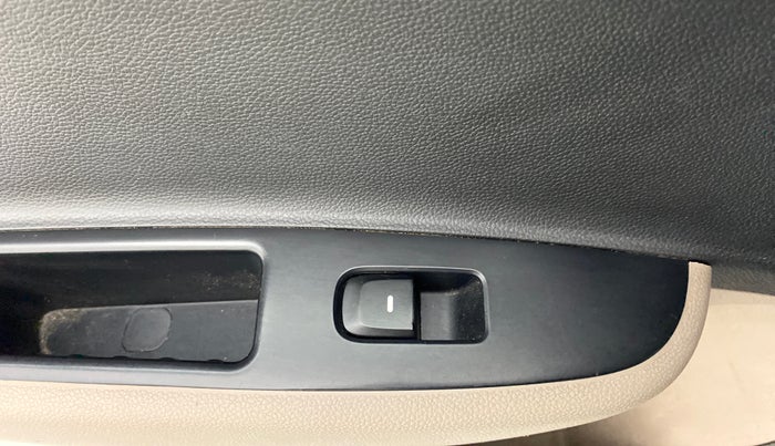 2015 Hyundai Grand i10 SPORTZ 1.2 KAPPA VTVT, Petrol, Manual, 31,123 km, Left rear window switch / handle - Switch/handle not functional