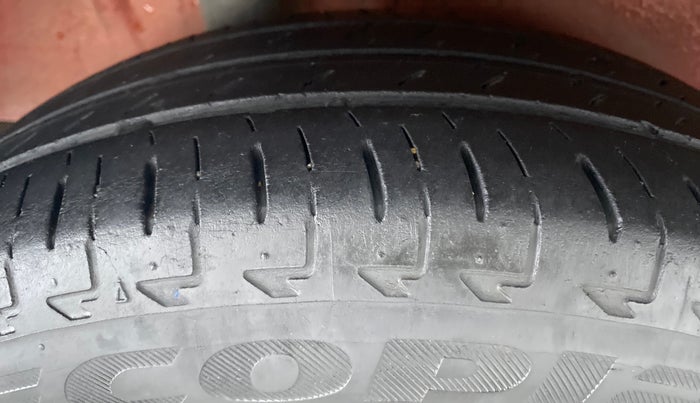 2017 Maruti IGNIS ZETA 1.2 K12 DUAL TONE, Petrol, Manual, 52,680 km, Right Rear Tyre Tread