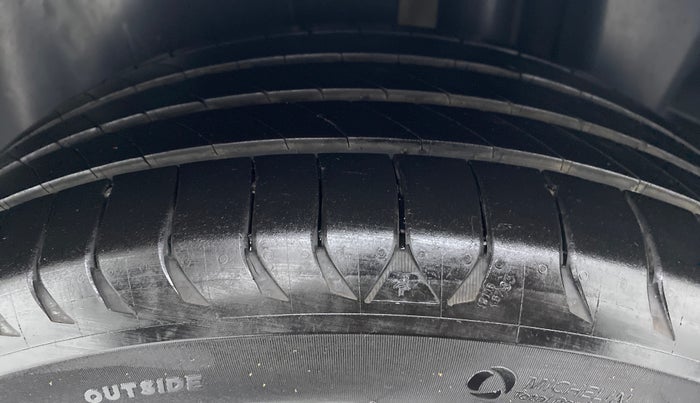 2019 Maruti Ciaz ALPHA 1.3 DDIS SHVS, Diesel, Manual, 62,410 km, Left Rear Tyre Tread