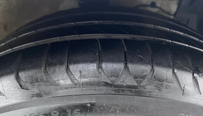 2019 Maruti Ciaz ALPHA 1.3 DDIS SHVS, Diesel, Manual, 62,410 km, Right Front Tyre Tread