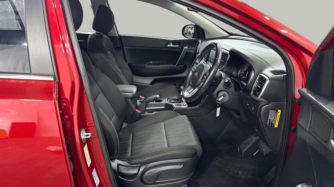 2020 Kia Sportage S (FWD), Automatic, 94547 km, Right Side Front Door Cabin View