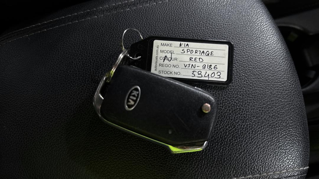 2020 Kia Sportage S (FWD), Automatic, 94547 km, Key Close-up