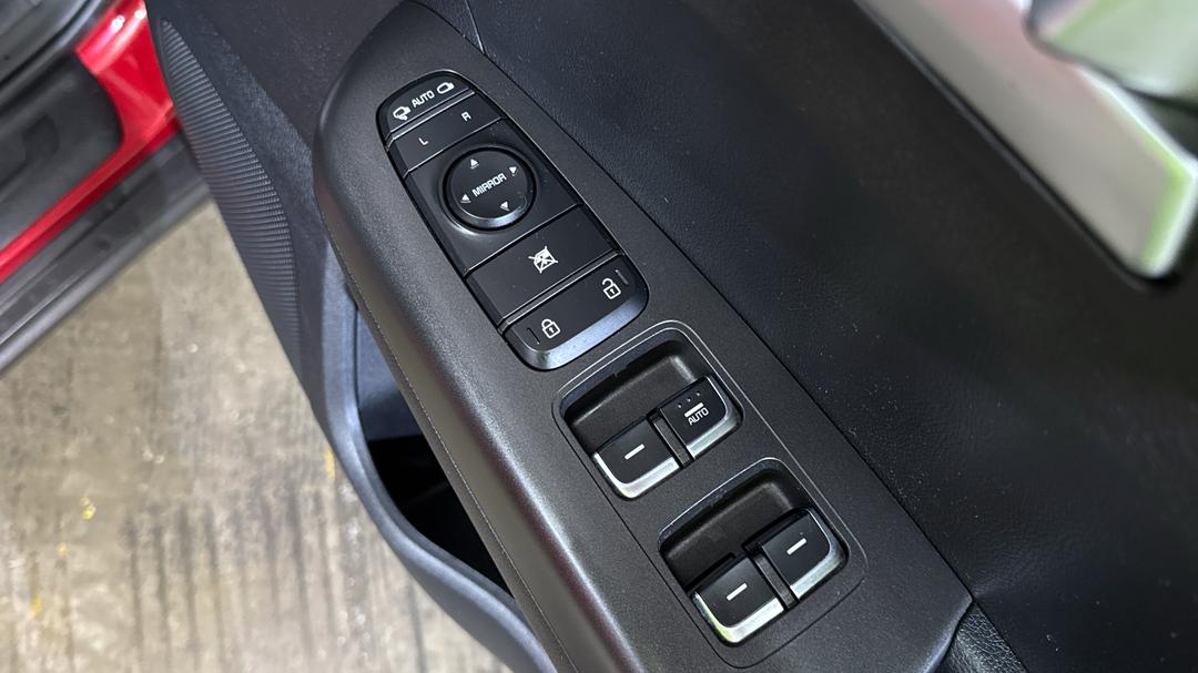 2020 Kia Sportage S (FWD), Automatic, 94547 km, Drivers Side Door Panel Controls