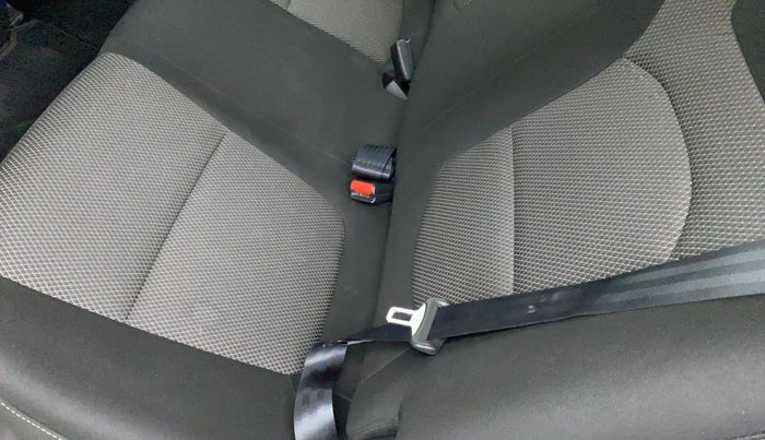 2017 Hyundai Creta E PLUS 1.6 PETROL, Petrol, Manual, 48,674 km, Second-row left seat - Cover slightly stained