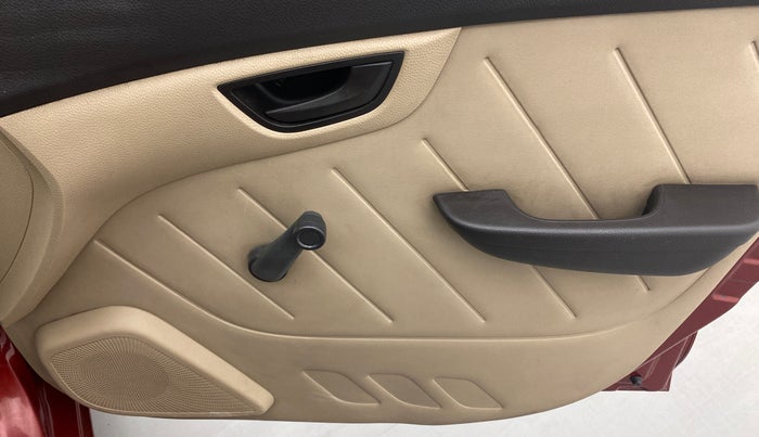 2011 Hyundai Eon ERA, Petrol, Manual, 34,968 km, Driver Side Door Panels Control