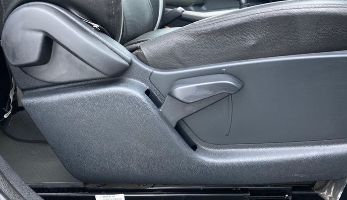 2018 Ford Ecosport 1.5 TITANIUM TI VCT, Petrol, Manual, 10,753 km, Driver Side Adjustment Panel