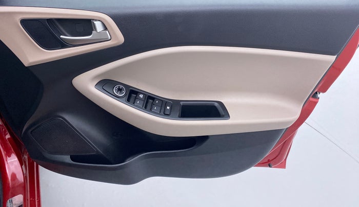 2020 Hyundai Elite i20 1.2 MAGNA PLUS VTVT, Petrol, Manual, 19,560 km, Driver Side Door Panels Control