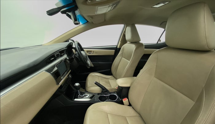 2015 Toyota Corolla Altis VL CVT PETROL, Petrol, Automatic, 51,236 km, Right Side Front Door Cabin