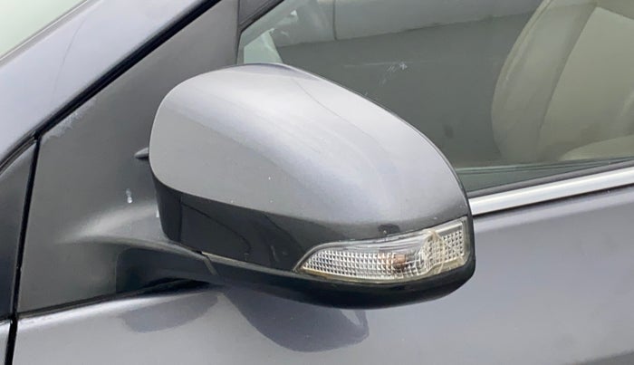 2015 Toyota Corolla Altis VL CVT PETROL, Petrol, Automatic, 51,236 km, Left rear-view mirror - Indicator light has minor damage