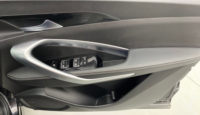 2020 MG HECTOR SHARP DCT PETROL, Petrol, Automatic, 11,765 km, Driver Side Door Panels Control
