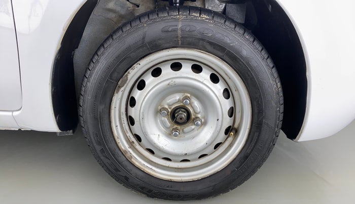 2014 Nissan Micra XE DIESEL, Diesel, Manual, 64,474 km, Right Front Wheel