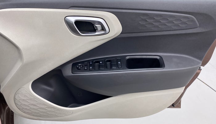 2020 Hyundai AURA SX 1.2 (O), Petrol, Manual, 30,559 km, Driver Side Door Panels Control