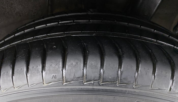 2020 Hyundai AURA SX 1.2 (O), Petrol, Manual, 30,559 km, Left Rear Tyre Tread