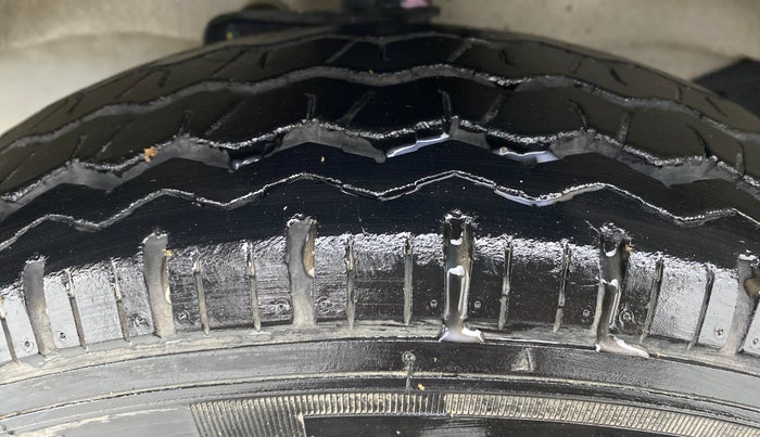 2019 Maruti Eeco 5 STR WITH AC PLUSHTR, Petrol, Manual, 9,406 km, Left Front Tyre Tread