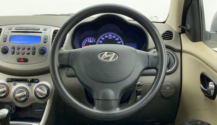 2015 Hyundai i10 SPORTZ 1.1, Petrol, Manual, 27,618 km, Steering Wheel Close Up
