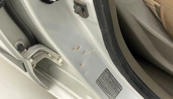 2015 Hyundai i10 SPORTZ 1.1, Petrol, Manual, 27,618 km, Right B pillar - Slightly rusted