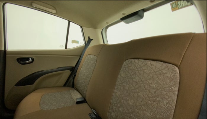 2015 Hyundai i10 SPORTZ 1.1, Petrol, Manual, 27,618 km, Right Side Rear Door Cabin