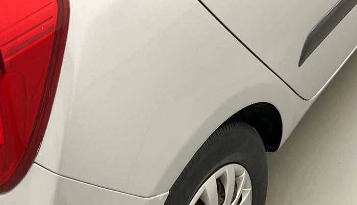 2015 Hyundai i10 SPORTZ 1.1, Petrol, Manual, 27,618 km, Right quarter panel - Paint has minor damage