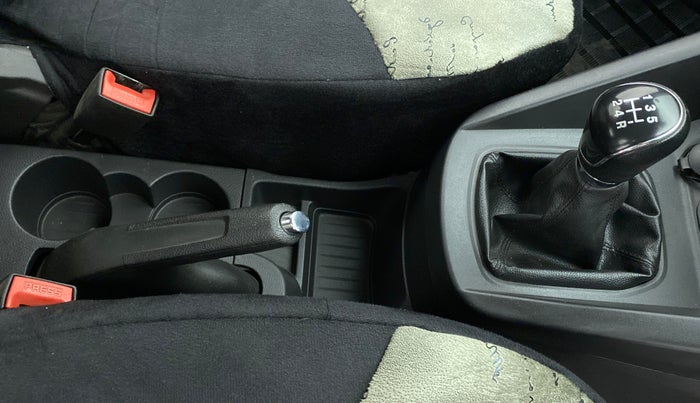 2017 Ford New Figo 1.2 TITANIUM, Petrol, Manual, 31,105 km, Gear Lever