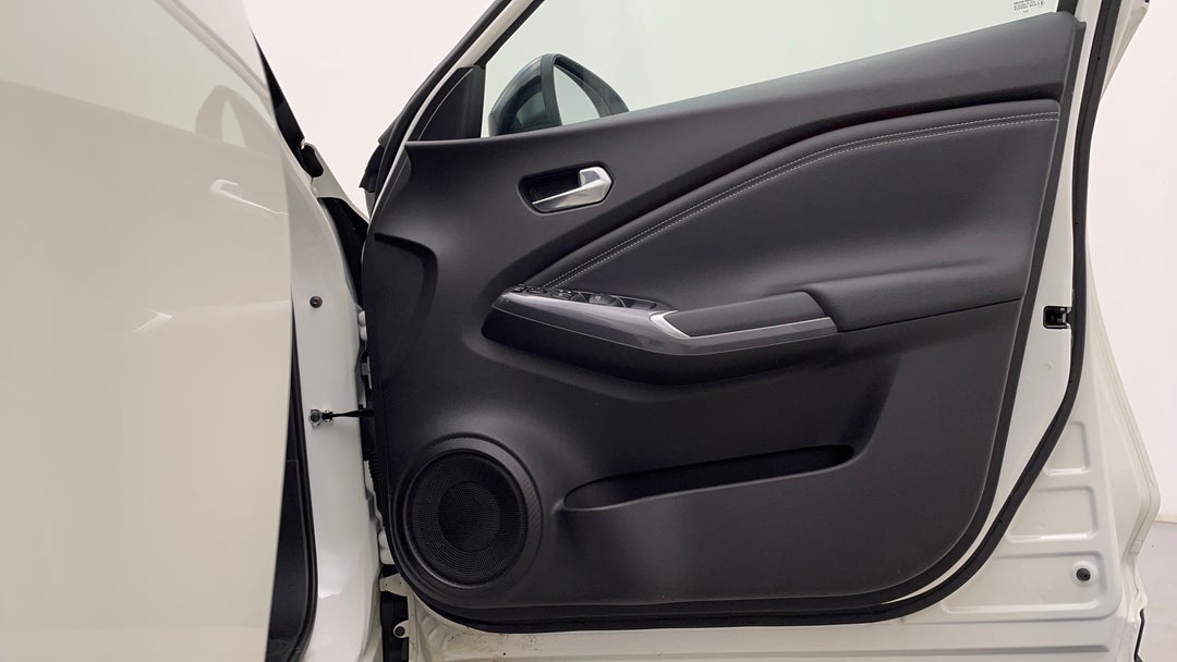 2023 Nissan Juke St-l, Automatic, 13565 km, Speaker View