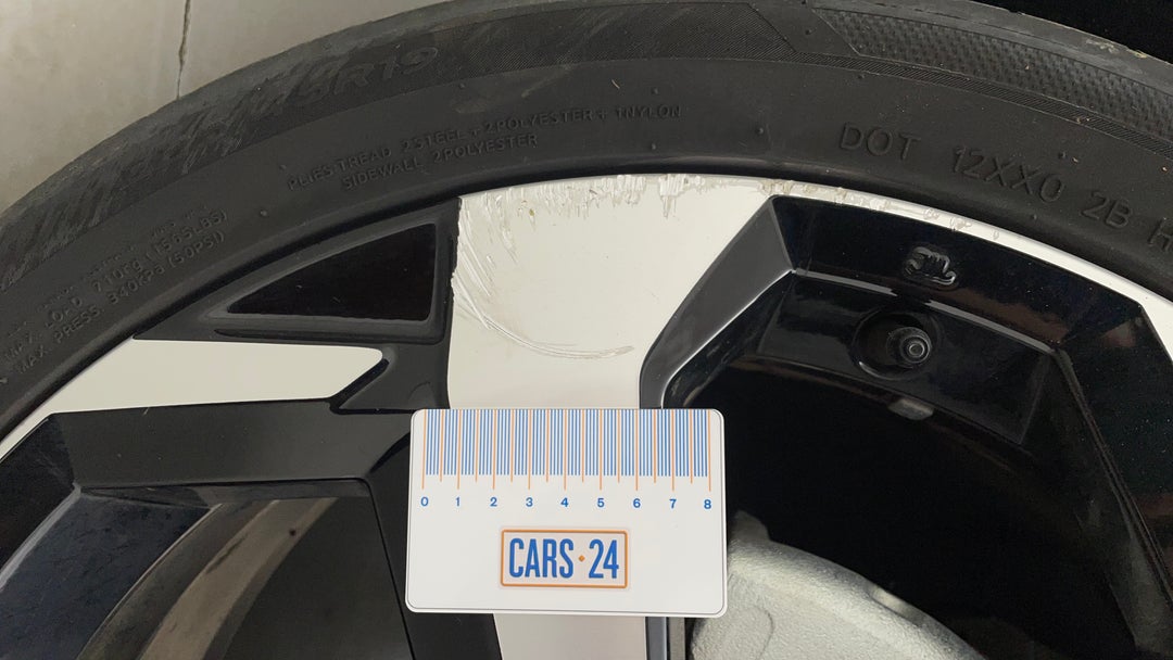 2023 Nissan Juke St-l, Automatic, 13565 km, Wheels Rim Front LHS Gutter Rash