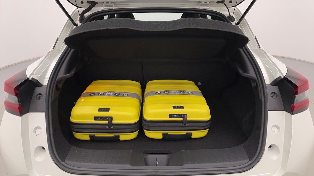 2023 Nissan Juke St-l, Automatic, 13565 km, Boot Inside View with Luggage