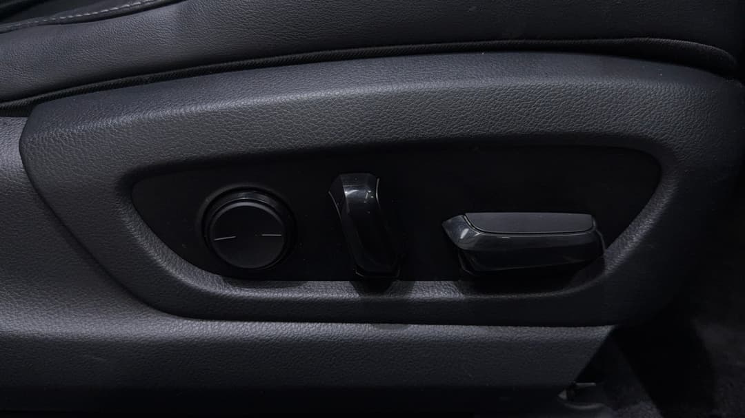 2019 Lexus Ux200 Luxury, Automatic, 91131 km, Drivers Side Adjustment Panel