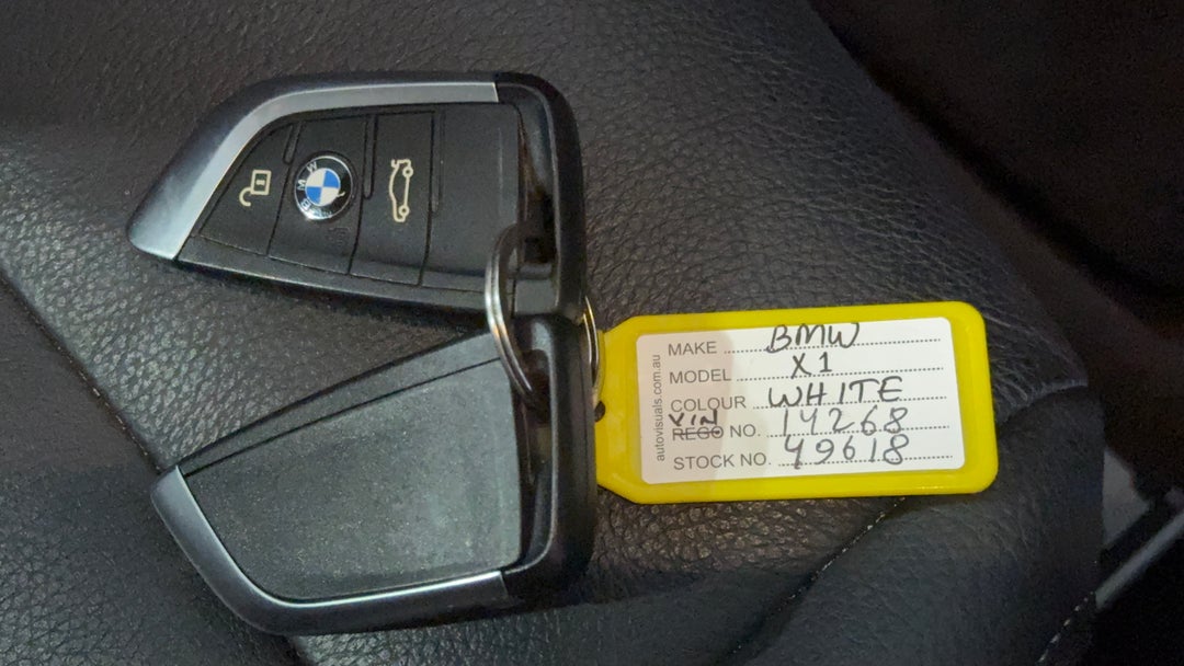2018 BMW X1 Xdrive 25i, Automatic, 82620 km, Key Close-up