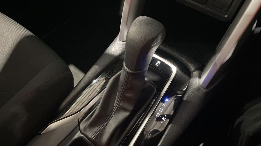 2024 Toyota Corolla Cross Gx 2WD, Automatic, 21405 km, Gear Lever 