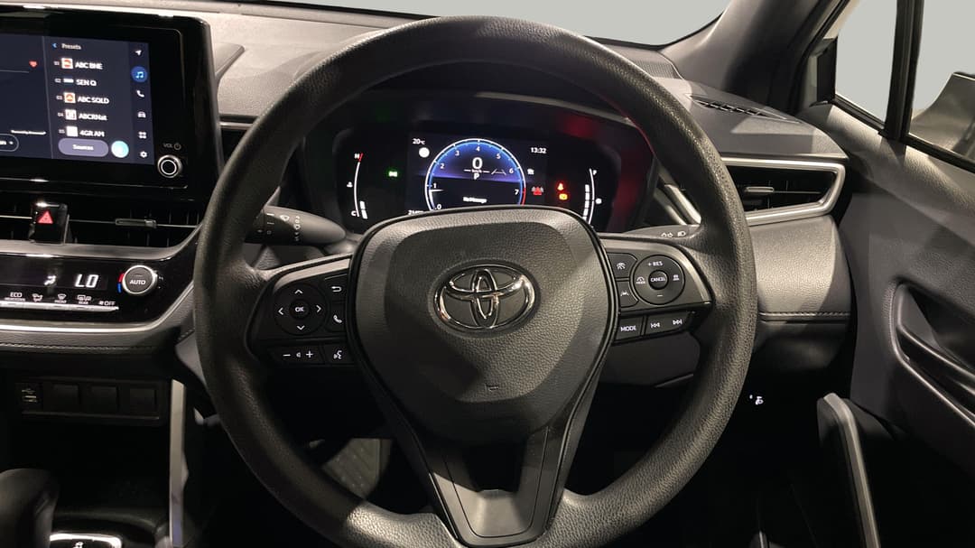2024 Toyota Corolla Cross Gx 2WD, Automatic, 21405 km, Steering Wheel Close-up