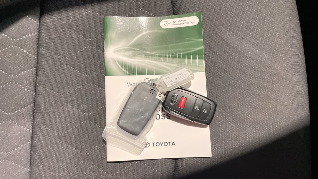 2024 Toyota Corolla Cross Gx 2WD, Automatic, 21405 km, Key Close-up