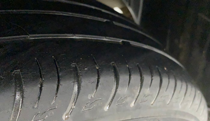 2019 Mahindra XUV300 1.5 W4 MT, Diesel, Manual, 53,218 km, Left Rear Tyre Tread