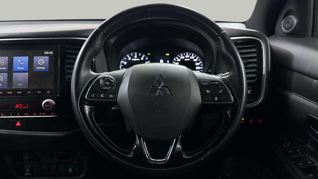 2021 Mitsubishi Outlander Black Edition 7 Seat (2WD), Automatic, 50194 km, Steering Wheel Close-up