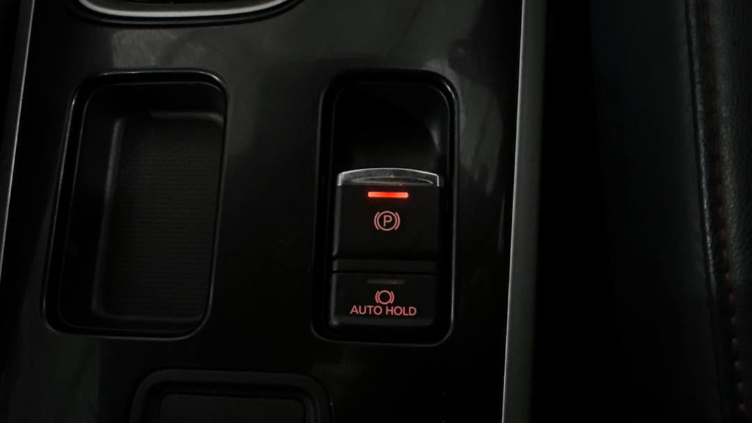 2021 Mitsubishi Outlander Black Edition 7 Seat (2WD), Automatic, 50194 km, Handbrake