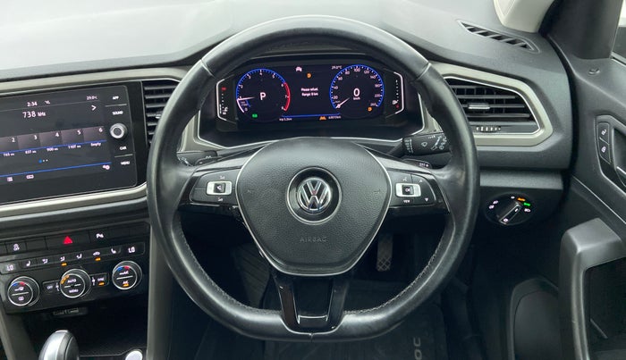 2020 Volkswagen T-ROC 1.5 TSI AT, Petrol, Automatic, 63,073 km, Steering Wheel Close Up