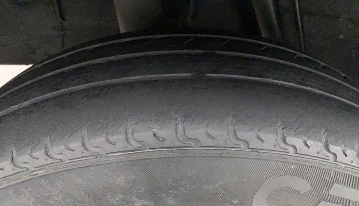 2019 Renault Kwid RXT 1.0 (O), Petrol, Manual, 55,609 km, Right Rear Tyre Tread