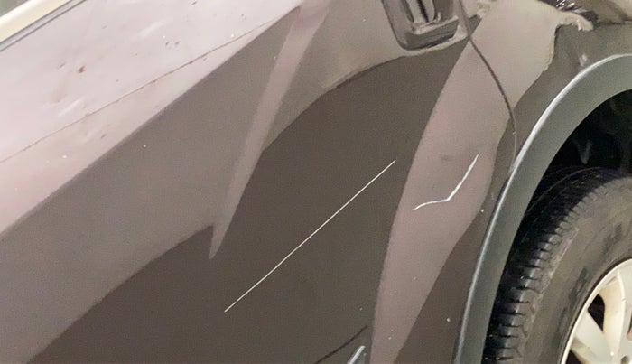 2018 Mahindra XUV500 W11, Diesel, Manual, 1,19,911 km, Rear left door - Slightly dented