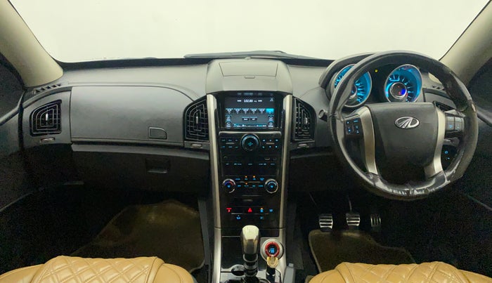 2018 Mahindra XUV500 W11, Diesel, Manual, 1,19,911 km, Dashboard
