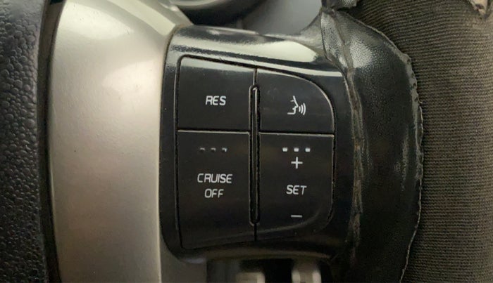 2018 Mahindra XUV500 W11, Diesel, Manual, 1,19,911 km, Adaptive Cruise Control