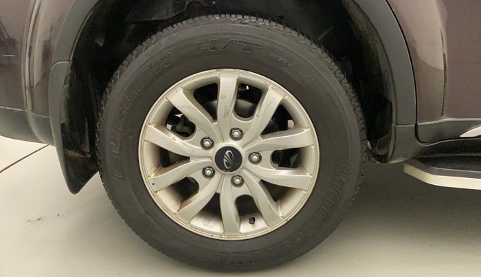 2018 Mahindra XUV500 W11, Diesel, Manual, 1,19,911 km, Right Rear Wheel