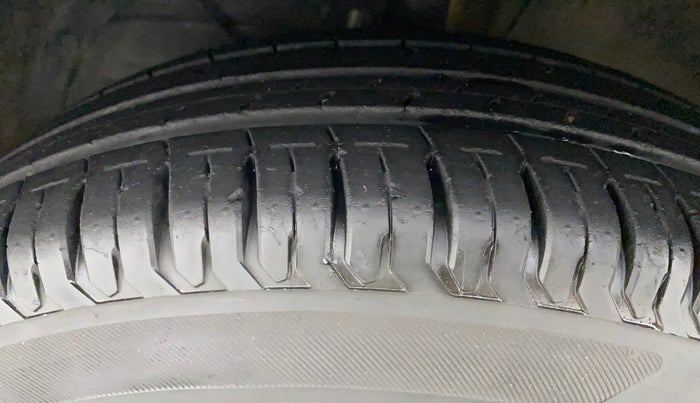2017 Maruti Dzire VXI, Petrol, Manual, 12,360 km, Left Front Tyre Tread