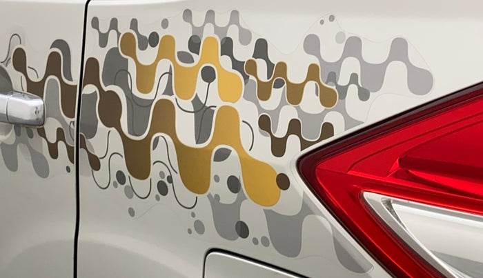 2016 Maruti Ertiga VDI SHVS, Diesel, Manual, 1,11,098 km, Left quarter panel - Graphic sticker