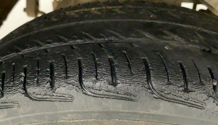 2014 Hyundai Santro Xing GLS, Petrol, Manual, 76,161 km, Right Rear Tyre Tread