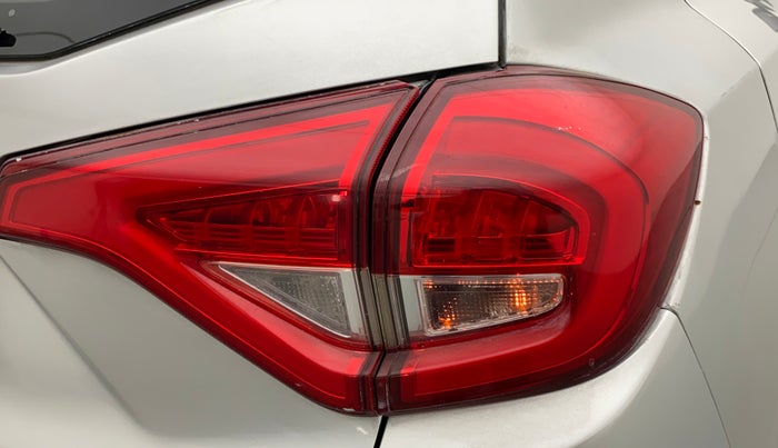 2019 Mahindra XUV300 W8 1.5 DIESEL, Diesel, Manual, 70,864 km, Right tail light - Minor damage