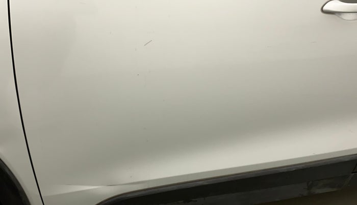 2019 Mahindra XUV300 W8 1.5 DIESEL, Diesel, Manual, 70,864 km, Front passenger door - Minor scratches